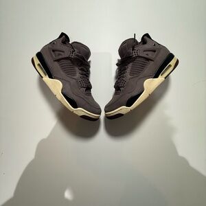 A MA MANIÉRE X AIR JORDAN 4